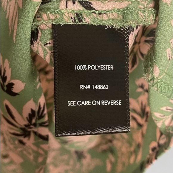 Torrid Green Pink Floral Blouse Short Sleeves Size 2 Equivalent To A 2X - Picture 6 of 6